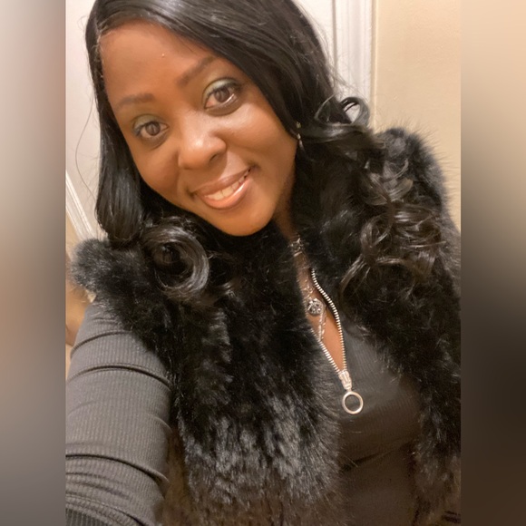 🎤MEET YOUR POSHER LIVE 🛍️ ❤️ LIKE TO BE NOTIFIED FOR MY LIVES. - Picture 11 of 11